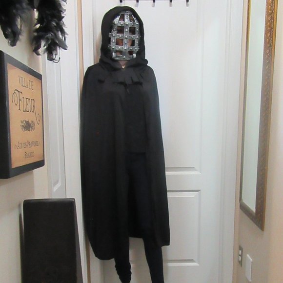 Iron Man Mask and New cape - Picture 3 of 6